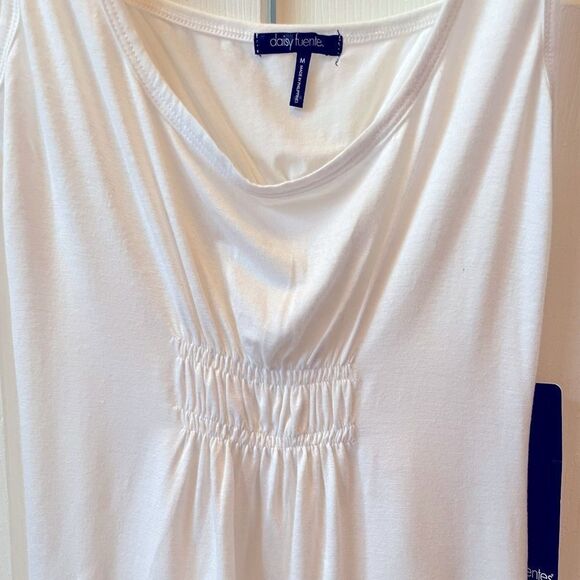 White Sleeveless Top NWT Size Medium - Picture 2 of 6